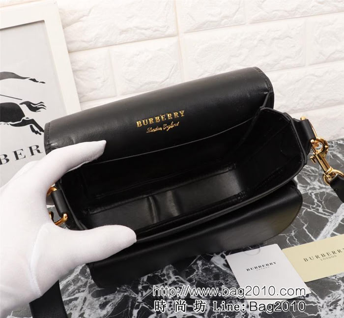 BURBERRY巴寶莉 大號最高版本 專櫃最新The Satchel鉚釘皮革 方型薩奇爾包  Bhq1030
